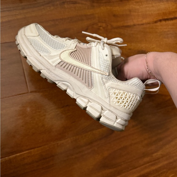 Nike Vomero - Picture 3 of 5